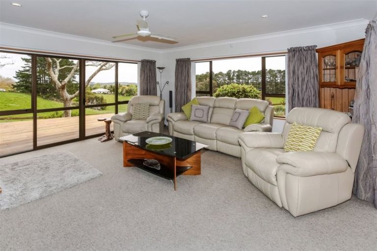 Photo of property in 366 Waiuku Road, Puni, Pukekohe, 2678
