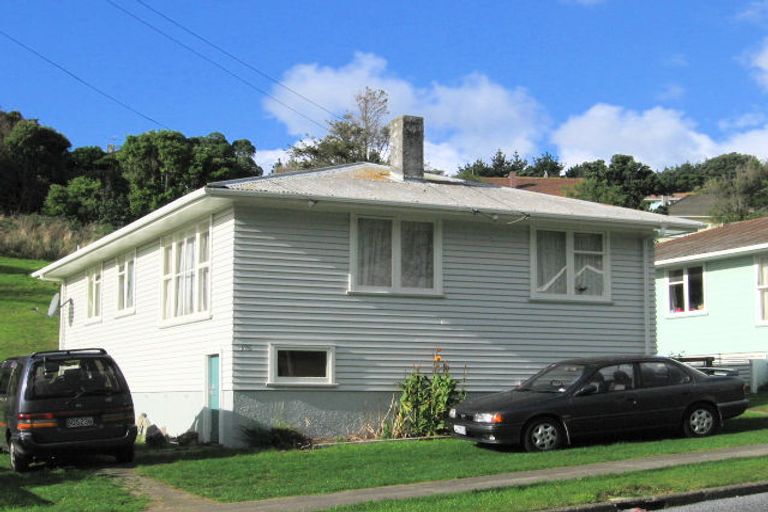 Photo of property in 196 Sievers Grove, Cannons Creek, Porirua, 5024