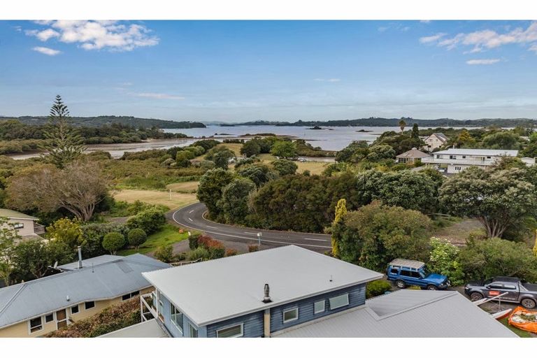 Photo of property in 84 Rangitane Loop Road, Kerikeri, 0294