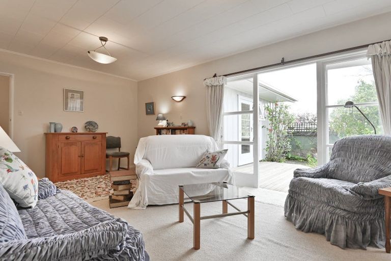 Photo of property in 6 Carl Avenue, Havelock North, 4130