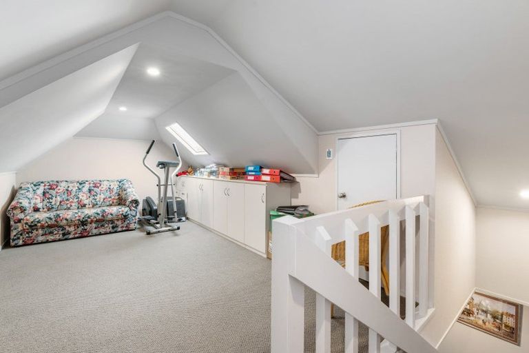 Photo of property in 16 Orchard Place, Lynmore, Rotorua, 3010