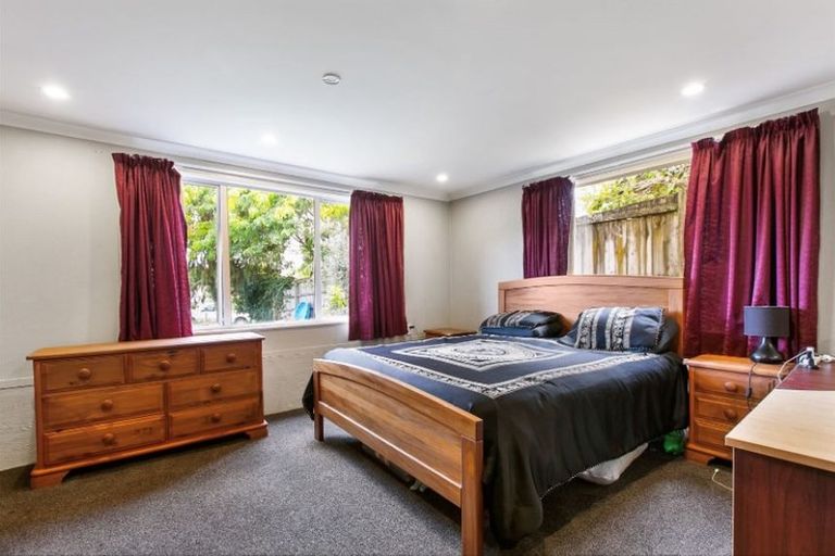 Photo of property in 10 Wharf Road, Te Atatu Peninsula, Auckland, 0610