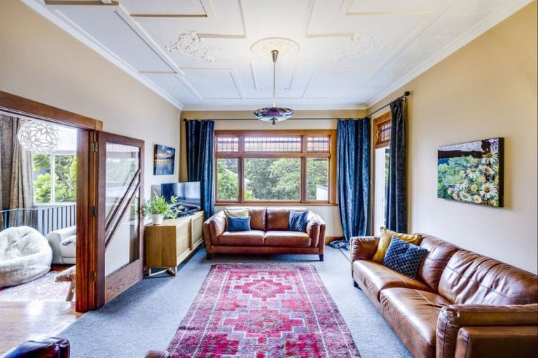 Photo of property in 8 Brewster Street, Bluff Hill, Napier, 4110