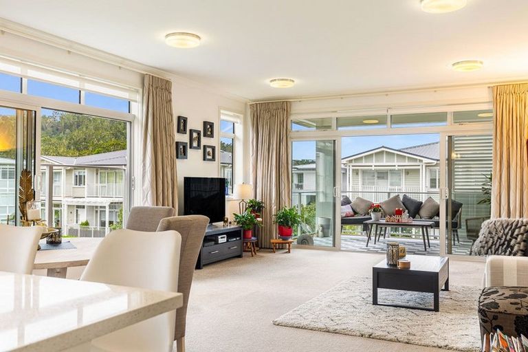 Photo of property in 1 Park Lane, Orewa, 0931