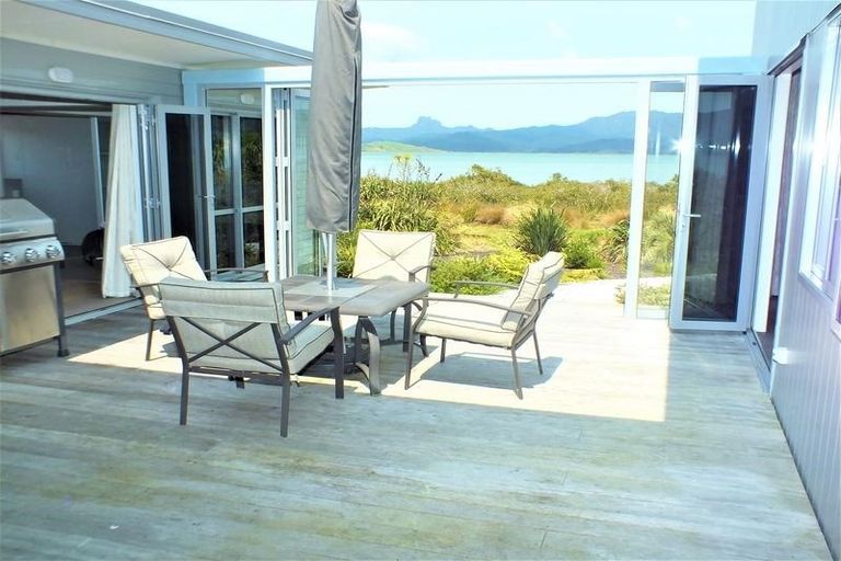 Photo of property in 131 Kelly Jade Avenue, Matarangi, Whitianga, 3592
