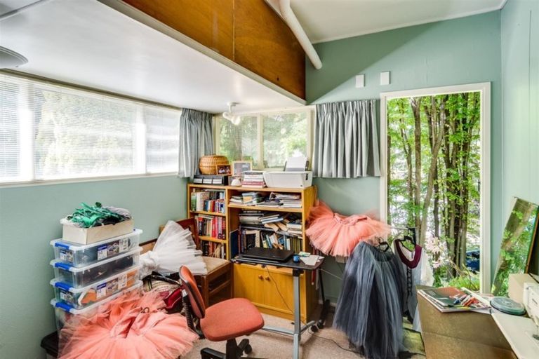 Photo of property in 16 Burns Road, Hospital Hill, Napier, 4110