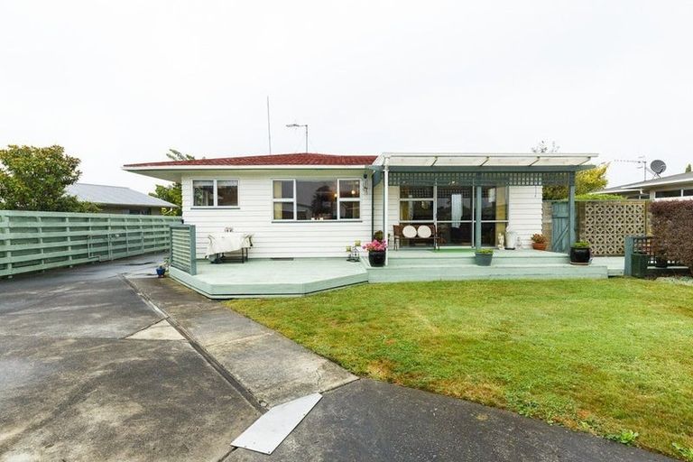 Photo of property in 36 John F Kennedy Drive, Milson, Palmerston North, 4414