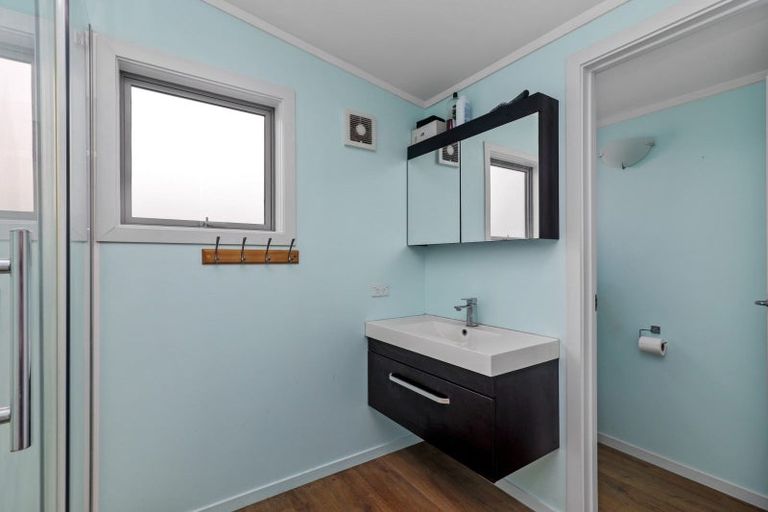 Photo of property in 18 Athenree Road, Athenree, Katikati, 3177