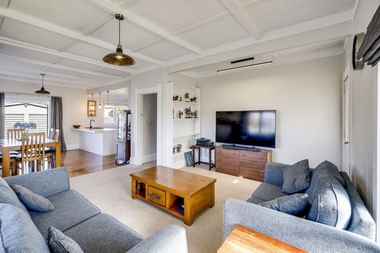 Photo of property in 1213 Caroline Road, Mayfair, Hastings, 4122