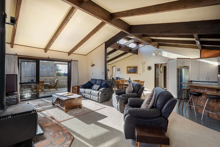 Photo of property in 20a John Guthrie Place, Merrilands, New Plymouth, 4312