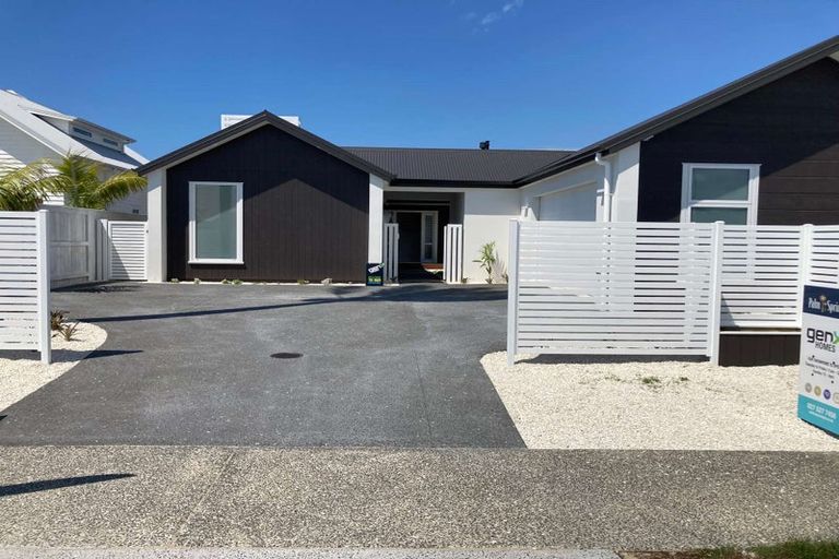 Photo of property in 8 Montiicola Drive, Papamoa Beach, Papamoa, 3118