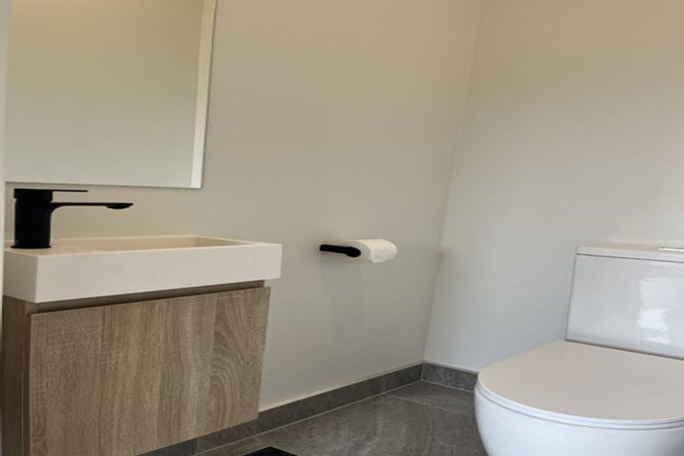 Photo of property in 10 Balthazar Road, Kumeu, 0810