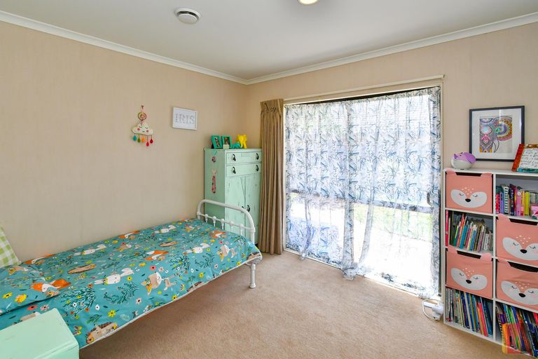 Photo of property in 204 Wattle Farm Road, Wattle Downs, Auckland, 2103