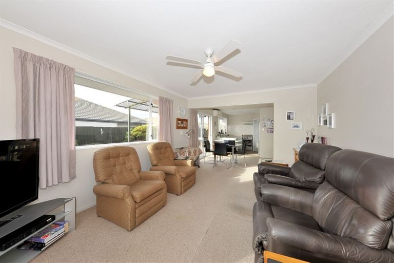 Photo of property in 2/6 Bella Rosa Drive, Hei Hei, Christchurch, 8042