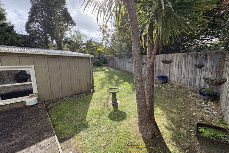 Photo of property in 37a Seaton Road, Murrays Bay, Auckland, 0630