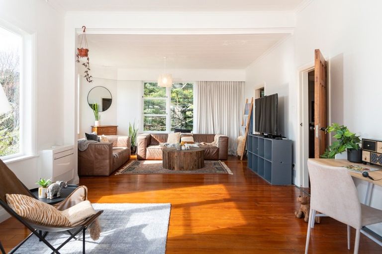 Photo of property in 8 Liffey Crescent, Island Bay, Wellington, 6023