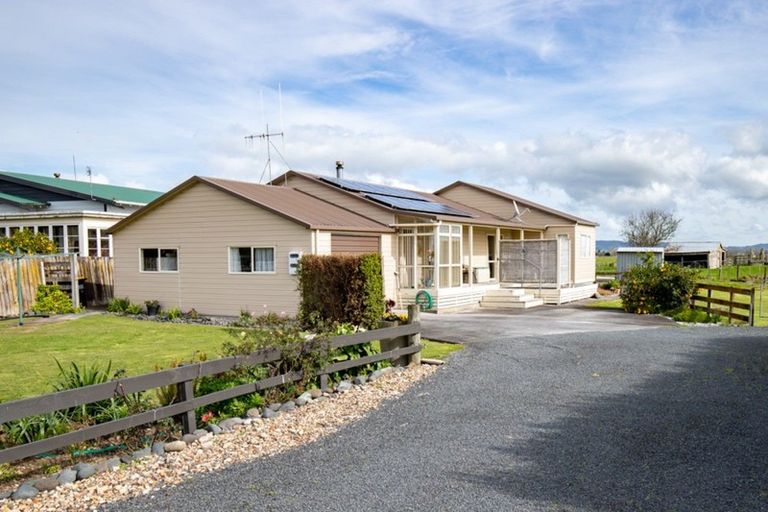 Photo of property in 41 Pipiroa Road, Ngatea, 3503