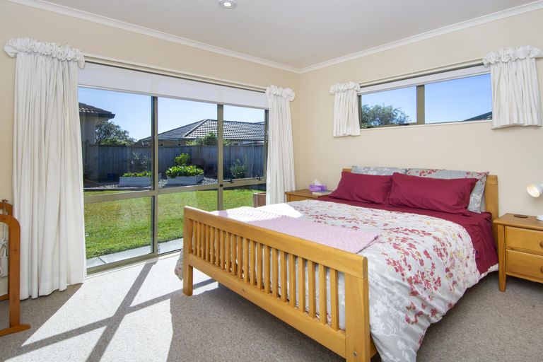 Photo of property in 1 Peregrine Place, Welcome Bay, Tauranga, 3112