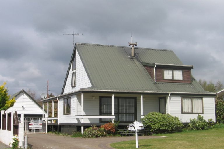 Photo of property in 39 Neri Crescent, Pomare, Rotorua, 3015