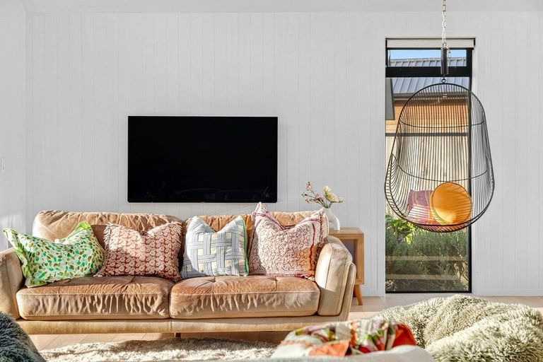 Photo of property in Luggate Park, 32 Cooper Crescent, Luggate, Wanaka, 9383