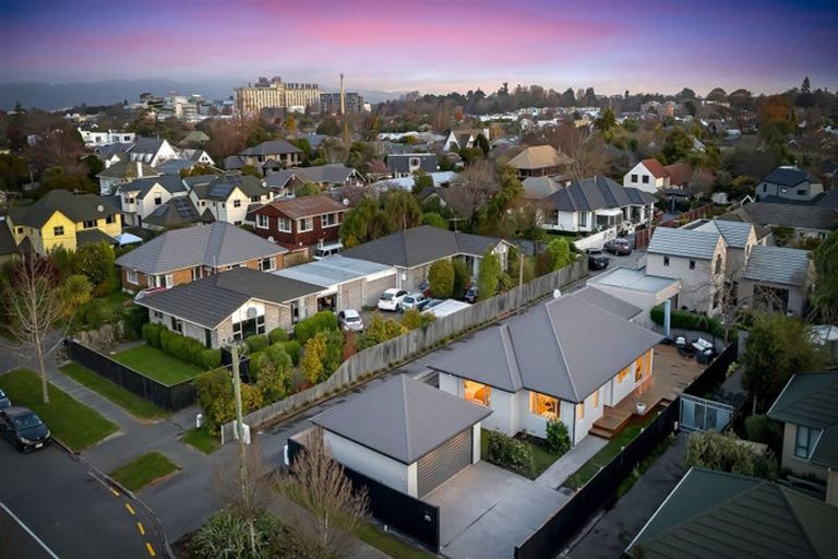 Photo of property in 147 Hamilton Avenue, Ilam, Christchurch, 8041