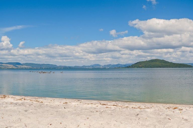 Photo of property in 13/1420 Hamurana Road, Mourea, Rotorua, 3074