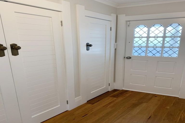 Photo of property in 339 Waitakere Road, Taupaki, Henderson, 0782