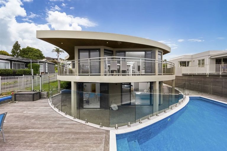 Photo of property in 18 Pacific Parade, Army Bay, Whangaparaoa, 0930
