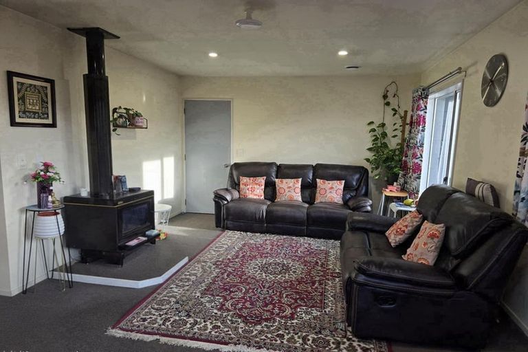 Photo of property in 6 Ronald Woolf Place, Churton Park, Wellington, 6037