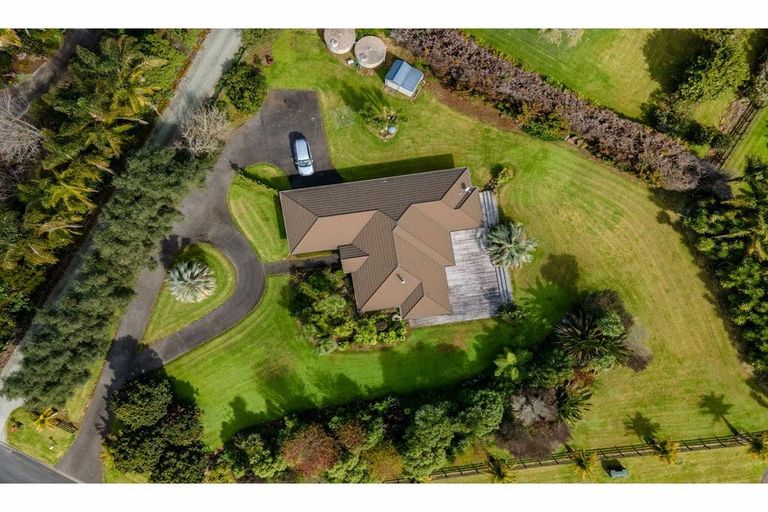 Photo of property in 4 Kotare Heights, Kerikeri, 0230