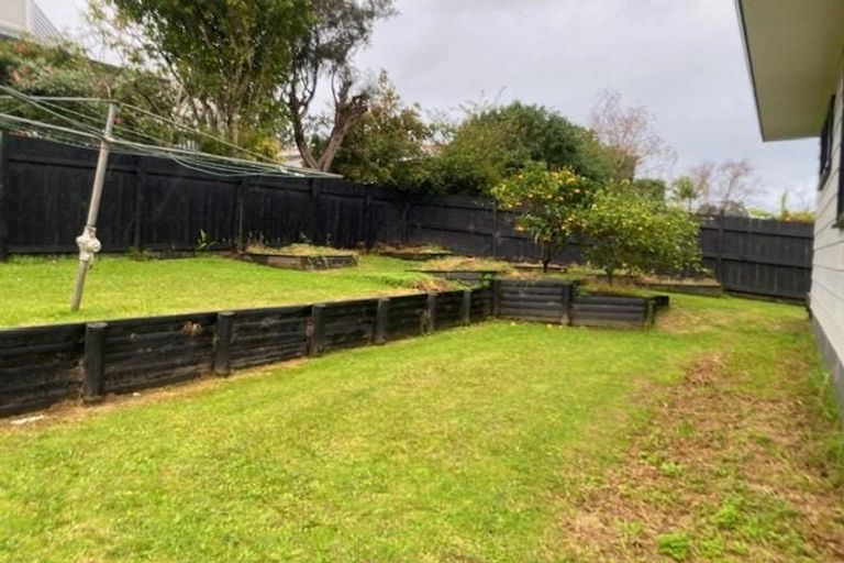 Photo of property in 38 Gosford Drive, Botany Downs, Auckland, 2010