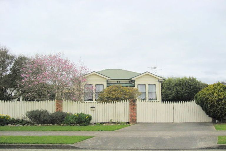 Photo of property in 13 Ryder Crescent, Levin, 5510
