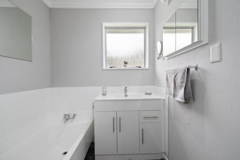 Photo of property in 30 Ongo Road, Hunterville, 4730