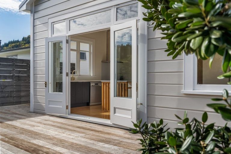 Photo of property in 95b Waikawa Road, Picton, 7220