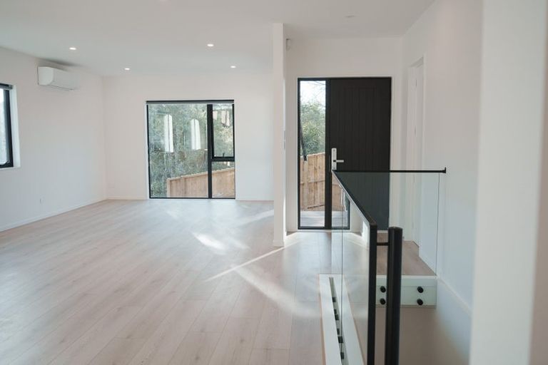 Photo of property in 18a Pavola Grove, Glenfield, Auckland, 0629