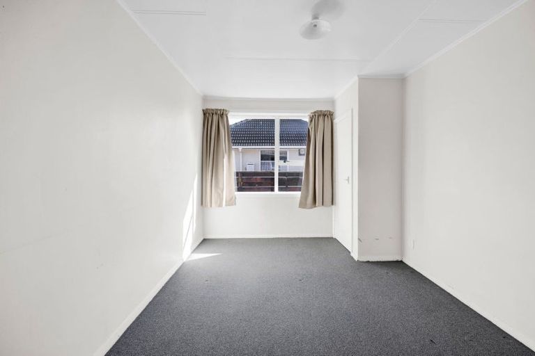 Photo of property in 78 Omata Road, Marfell, New Plymouth, 4310
