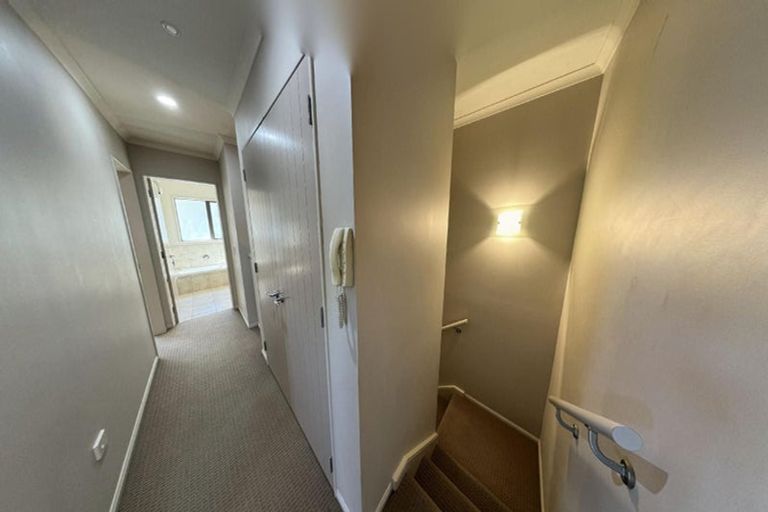 Photo of property in Te Kakariki Apartments, 1/1 Wellington Road, Paekakariki, 5034