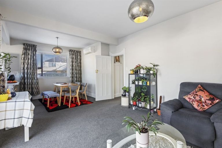 Photo of property in 82 Olliviers Road, Phillipstown, Christchurch, 8011