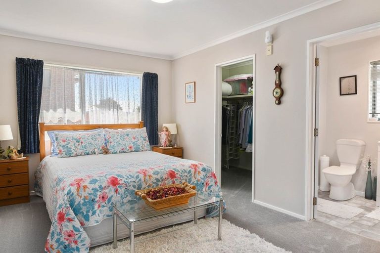 Photo of property in 25 Hoyte Place, Pukehangi, Rotorua, 3015