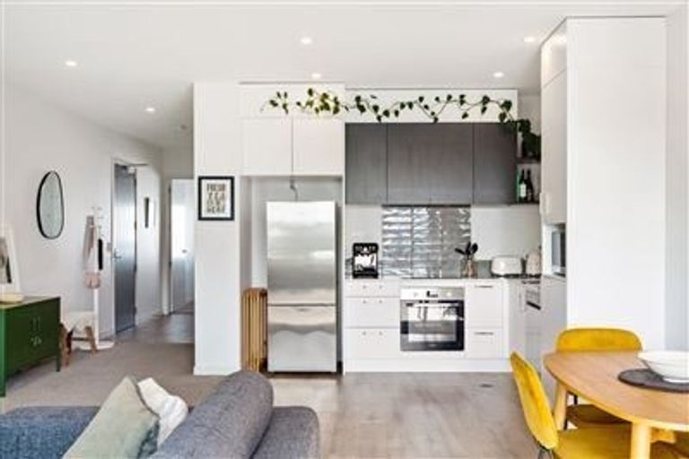 Photo of property in 6/3 Genevieve Lane, Hobsonville, Auckland, 0616