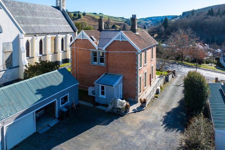 Photo of property in 12 Colonsay Street, Lawrence, 9532