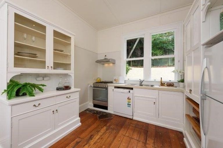 Photo of property in 57 Central Terrace, Kelburn, Wellington, 6012