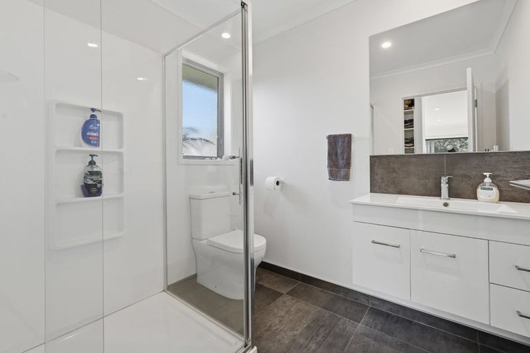 Photo of property in 5 Hayward Place, Ohauiti, Tauranga, 3112