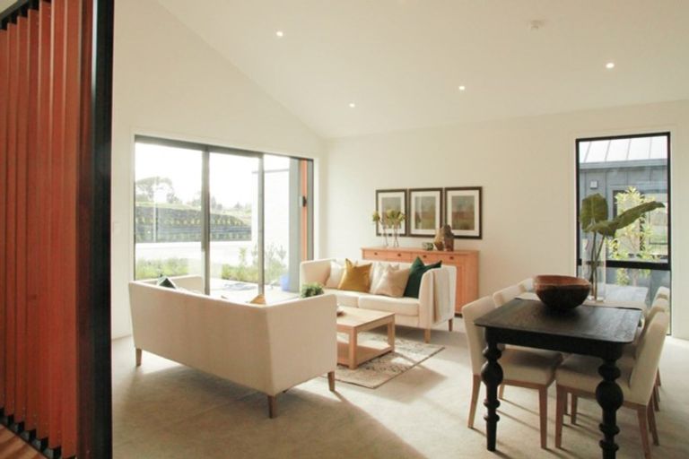 Photo of property in 2/45 Station Road, Takanini, 2112