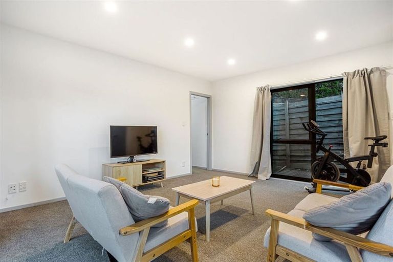 Photo of property in 30b Doone Place, Massey, Auckland, 0614