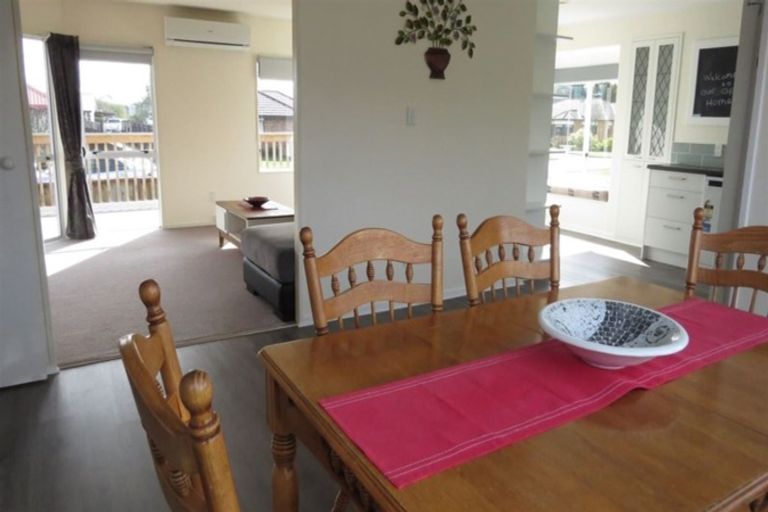 Photo of property in 2 Caesar Roose Drive, Glenview, Hamilton, 3206