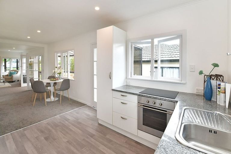 Photo of property in 21 Brixton Road, Manly, Whangaparaoa, 0930