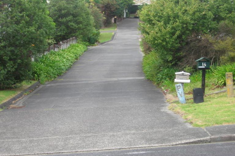 Photo of property in 16 Tesla Place, Totara Vale, Auckland, 0629