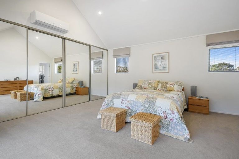 Photo of property in 11 Mark Williams Place, Clevedon, Papakura, 2582