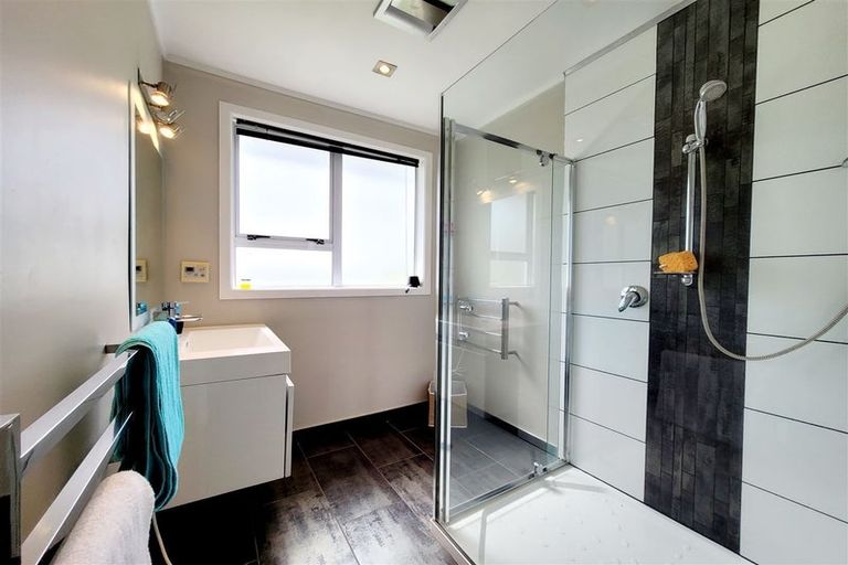 Photo of property in 11 Kimball Place, Johnsonville, Wellington, 6037